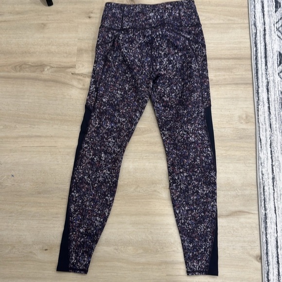 Athleta Rainier Printed mesh tight sandstone athletic leggings - Picture 7 of 9